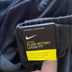 Nike flow victory loose fit pants